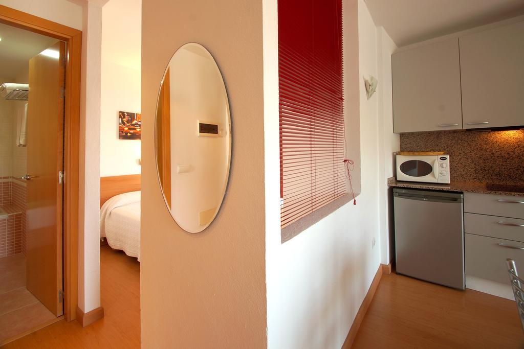Aparthotel Arenal Pals Exterior photo